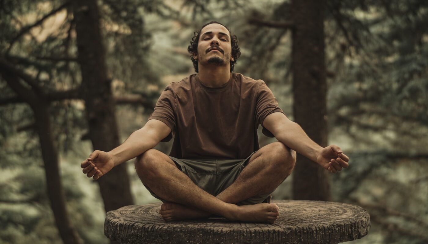 Green Calm Vibes ambs4m-xrzy-1400x800 5 Micro-Meditations You Can Do Anywhere to Calm Panic