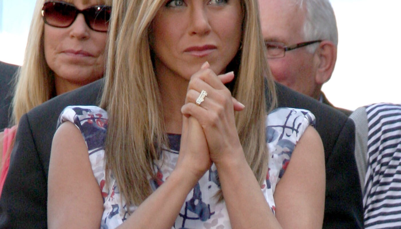 Green Calm Vibes vecteezy_los-angeles-feb-22-jennifer-aniston-at-the-jennifer_9232846-1400x800 Jennifer Aniston Leggings and Workout Gear: Affordable Dupes for Her Sculpted Body Routine  